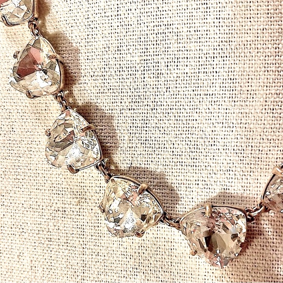 Stella and Dot chrystal statement necklace w gold tone chain and extender! - Picture 6 of 14